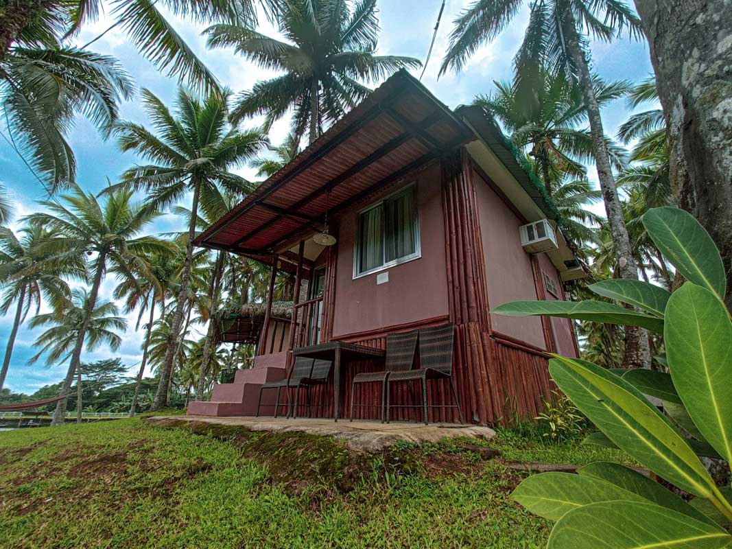 Glamper Grove Lakeside Cottage